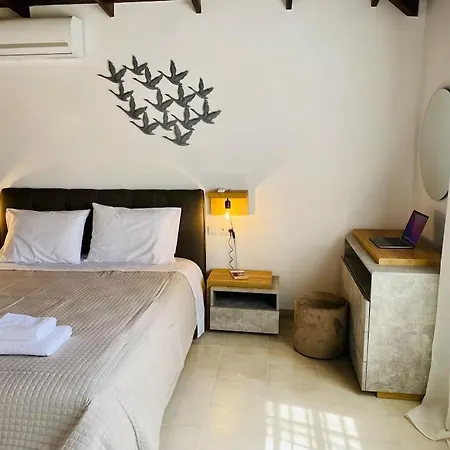 Charming House 8 Minutes Walk From Almyrida בית נופש *