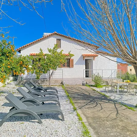 בית נופש Charming House 8 Minutes Walk From Almyrida
