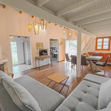 Charming House 8 Minutes Walk From Almyrida * Almirida